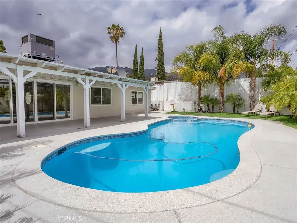 13424 Dyer Street, Sylmar