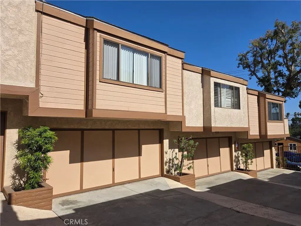 547 E Hazel Street 12, Inglewood