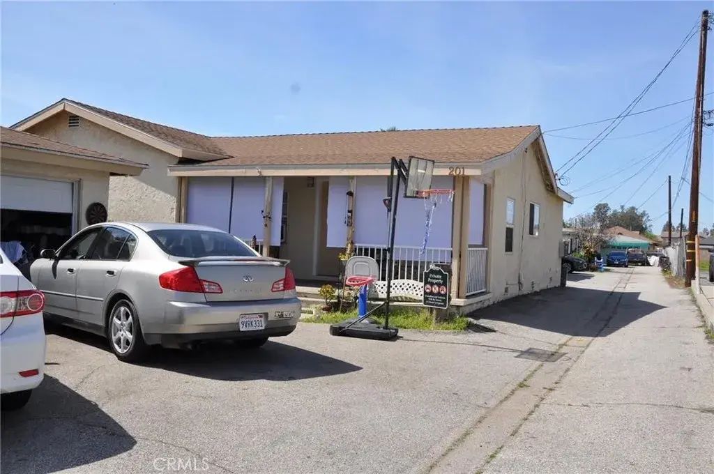 201 S Vernon, Azusa