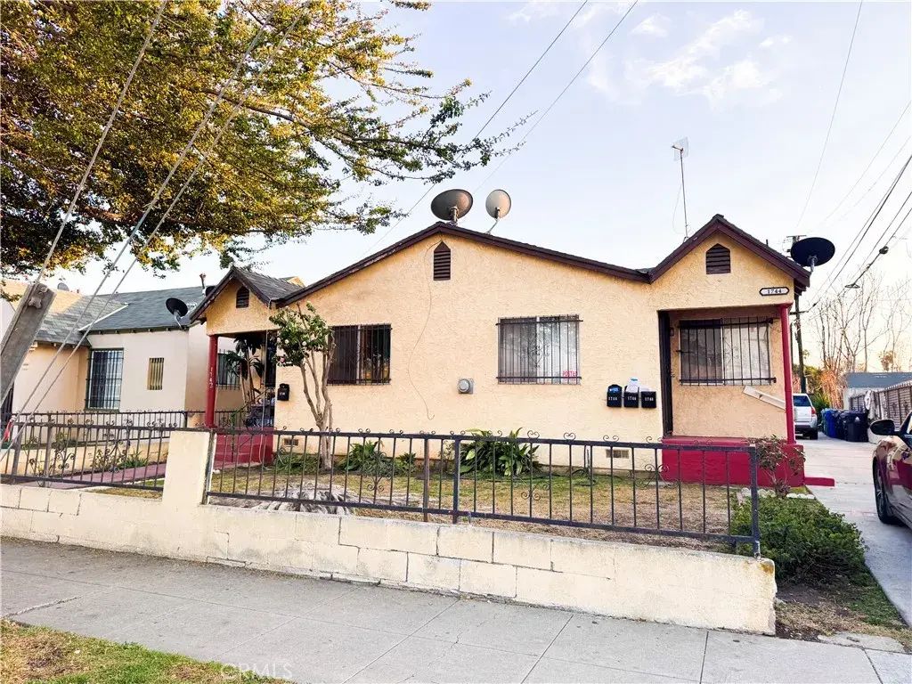1746 W 82nd Street, Los Angeles