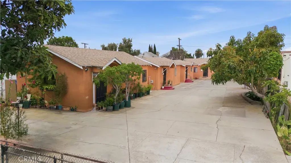 2229 Hancock Street, Los Angeles