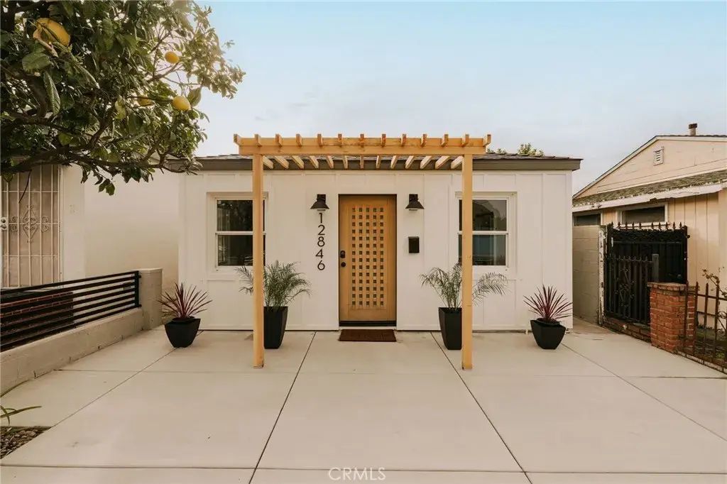 12846 Short Avenue, Los Angeles