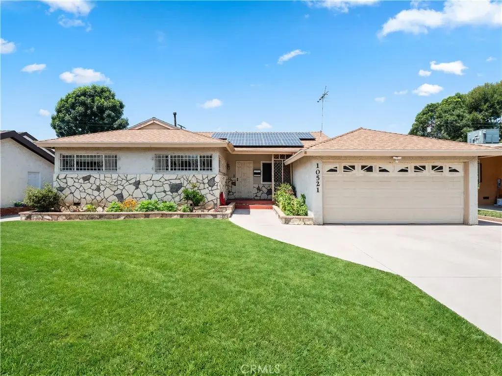 10521 Blucher, Granada Hills