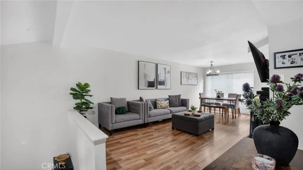 9925 Variel Avenue 26, Chatsworth