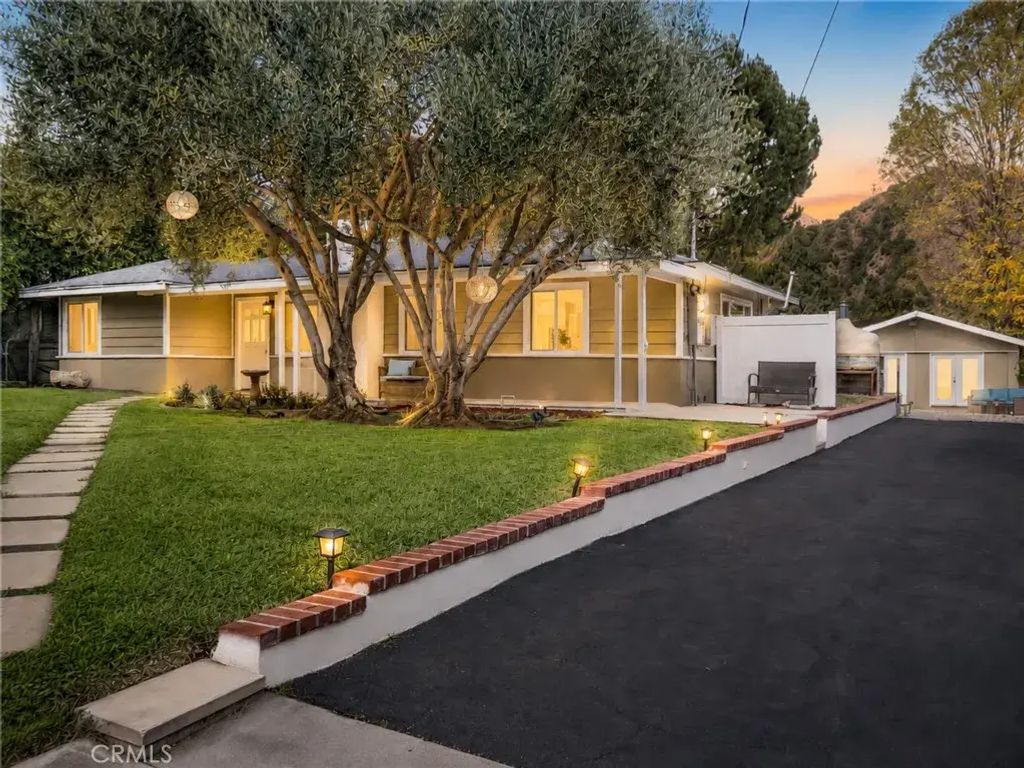 768 Ridgeside, Monrovia