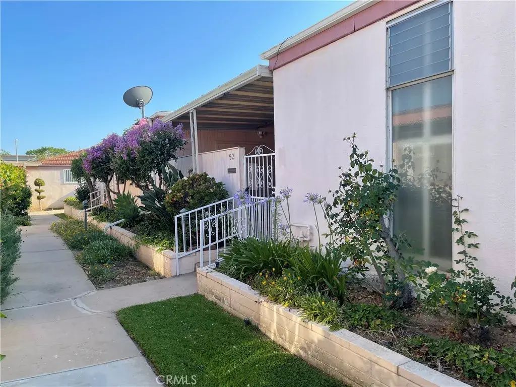 777 E Valley 52, Alhambra