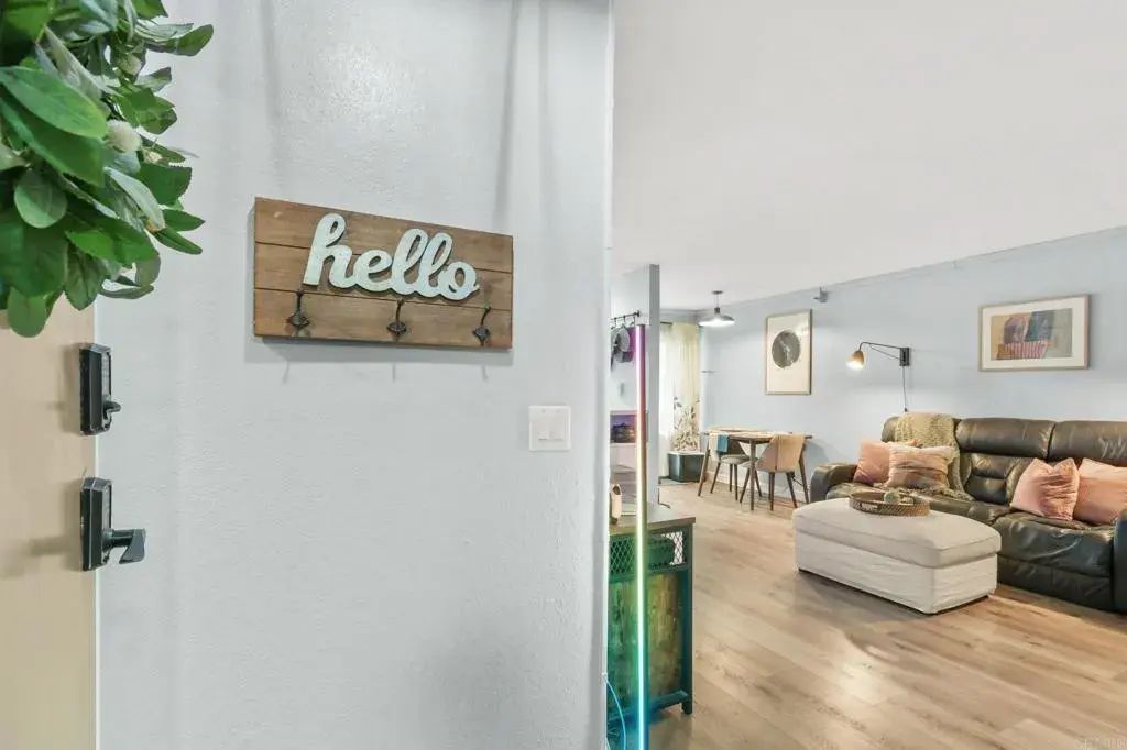 7504 Parkway Dr 100, La Mesa