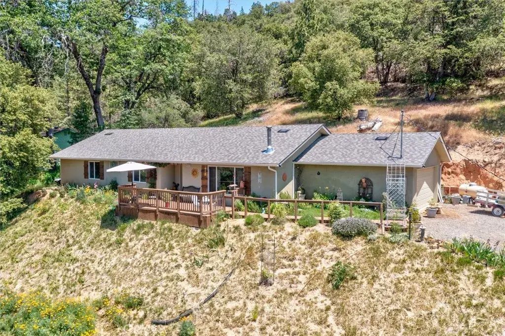 43263 E Sugar Pine Dr, Oakhurst