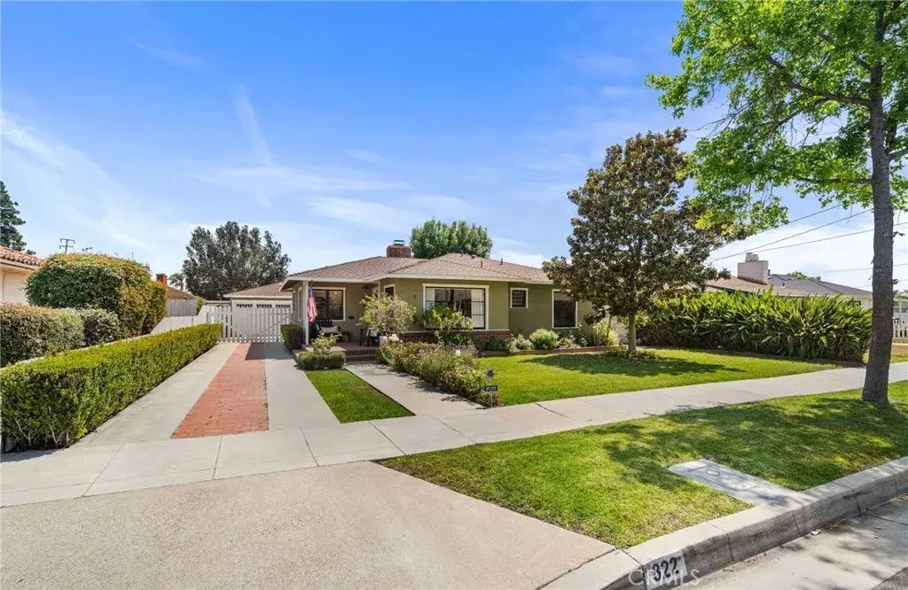 822 E Walnut Avenue, Orange