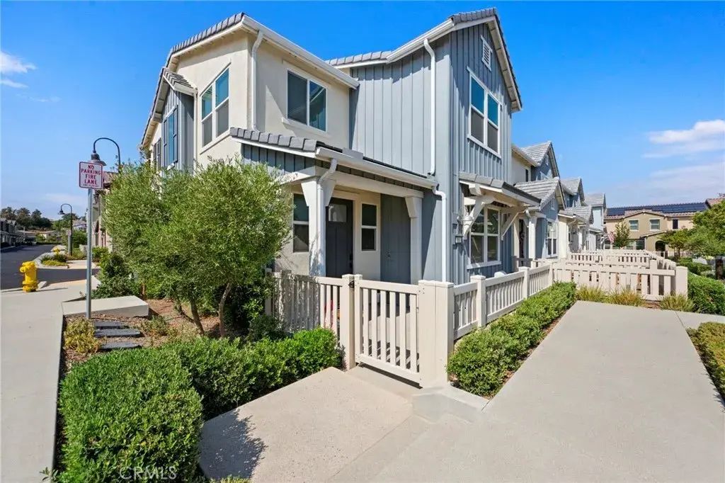 3959 Lavine, Corona