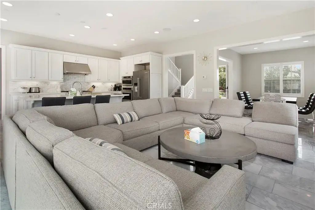 101 Ovation, Irvine