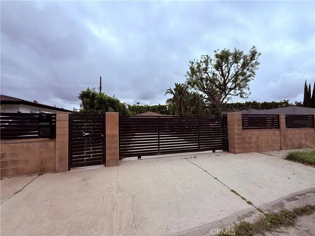 13000 Lull, North Hollywood