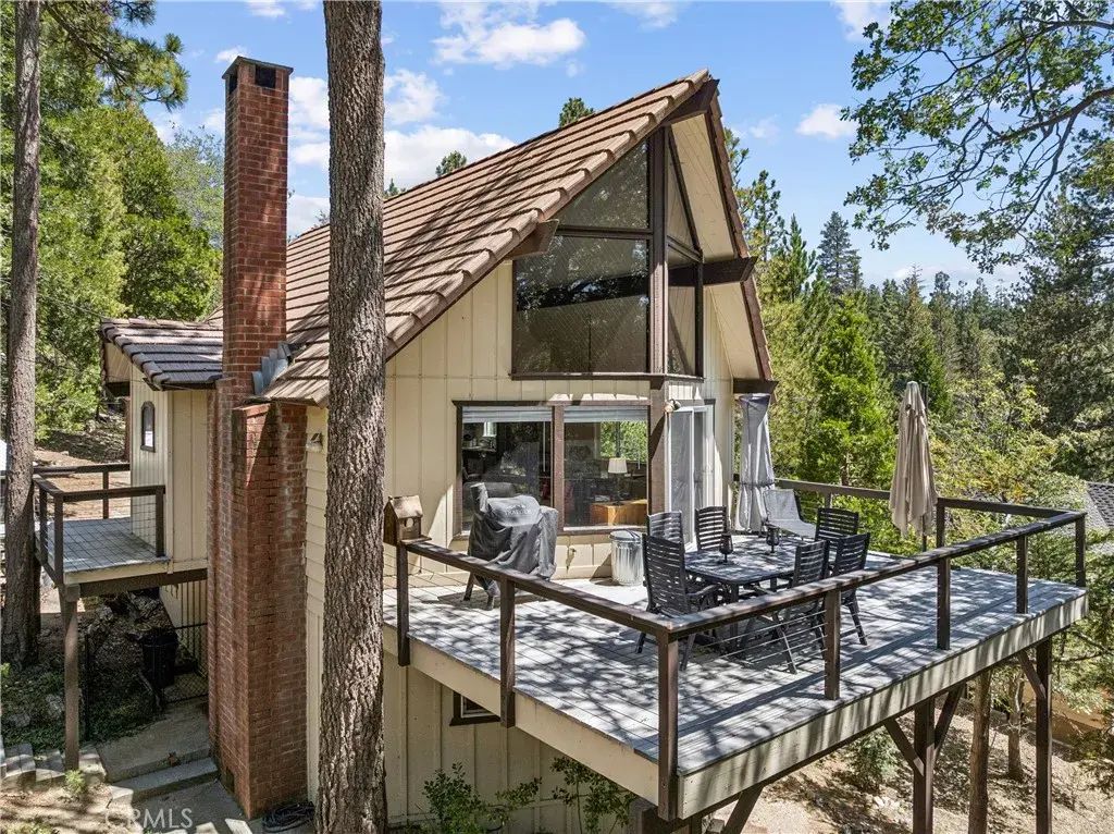 686 Grass Valley, Lake Arrowhead