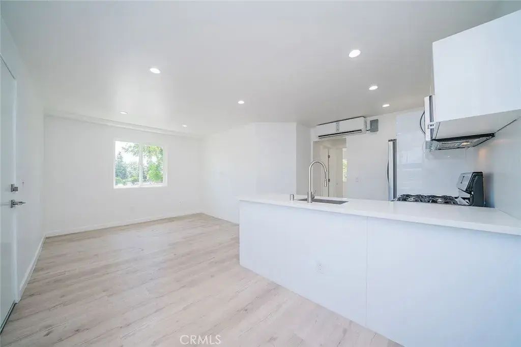 6745 Laurel Canyon 201, North Hollywood