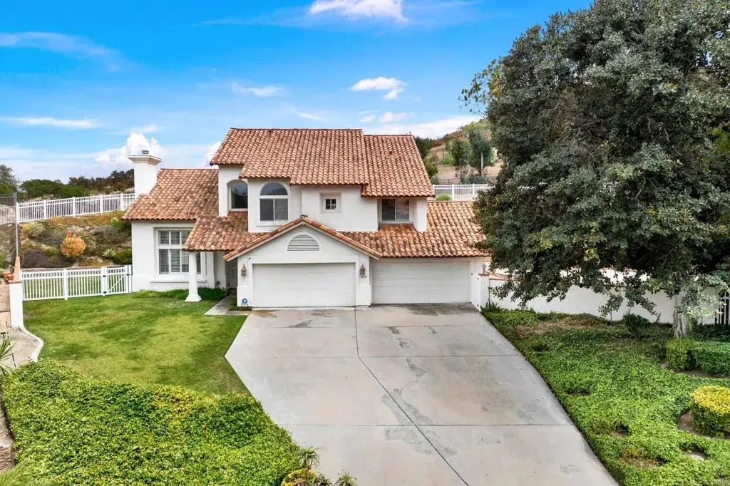 11592 Shadow Ranch Road, La Mesa