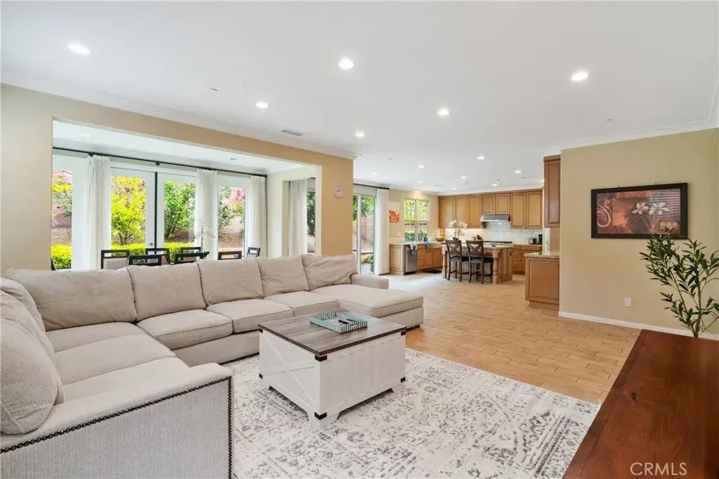 61 Crestwick, Irvine