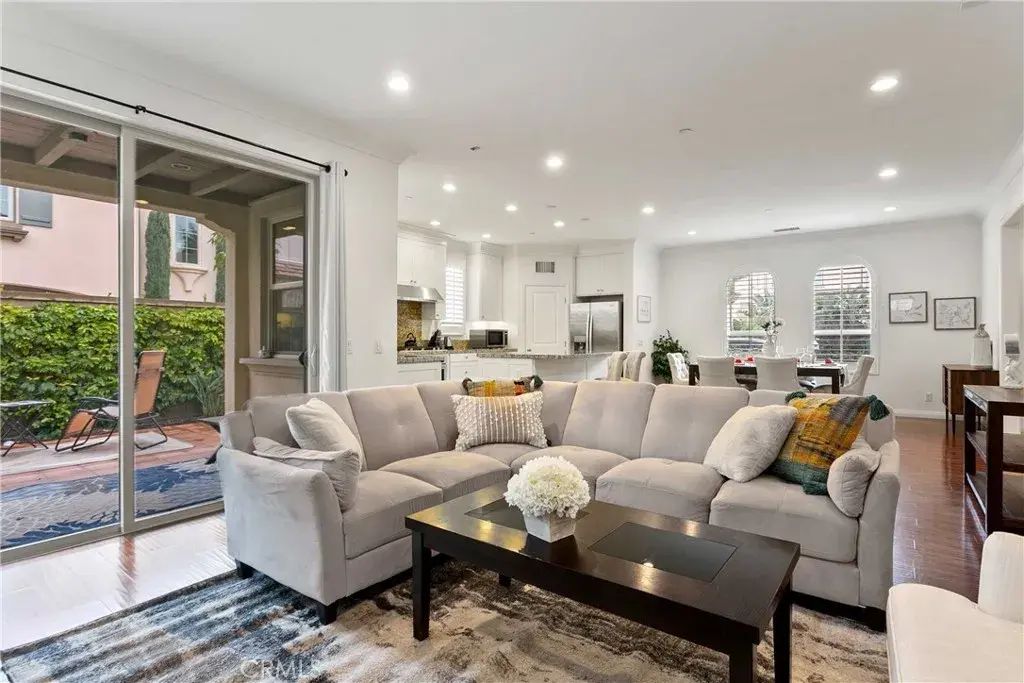 95 Hanging Garden, Irvine