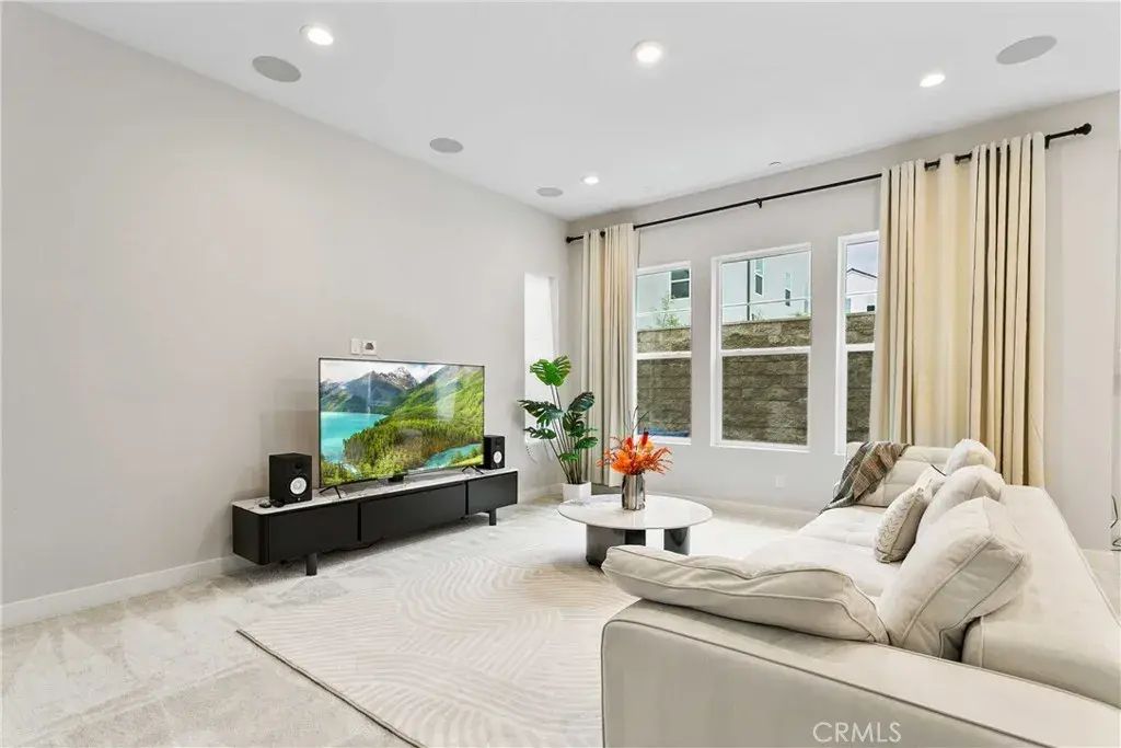 181 Pin Lane, Lake Forest
