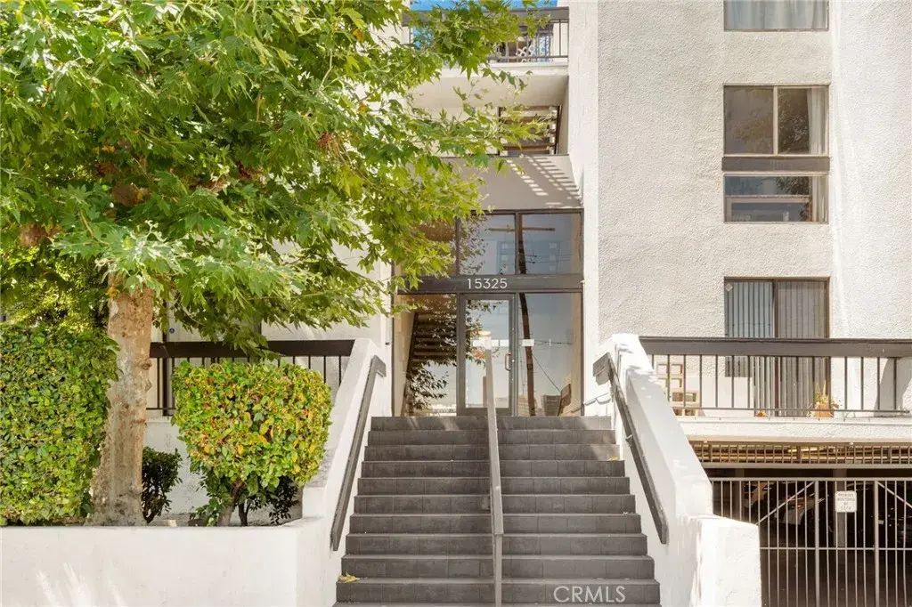 15325 Magnolia Boulevard Boulevard 103, Sherman Oaks