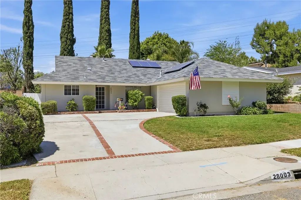 28003 Urbandale Avenue, Saugus