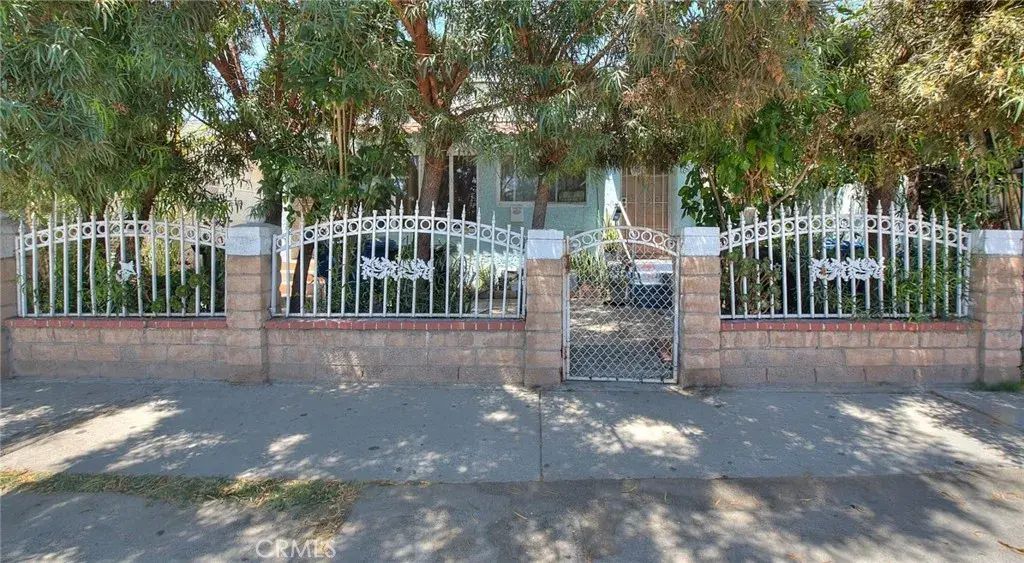 1159 E 74th Street, Los Angeles