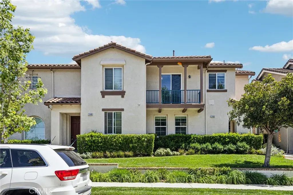 27436 Riverside, Valencia