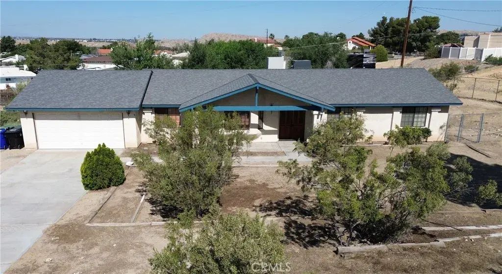 15412 Myalon Road, Apple Valley