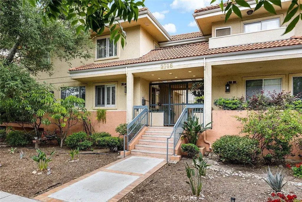 2716 Honolulu Avenue 110, Montrose
