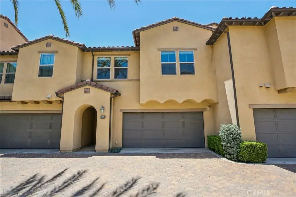 248 Finch, Lake Forest