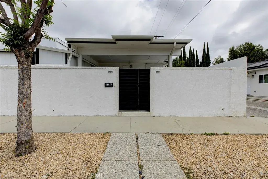 16615 Los Alimos St., Granada Hills
