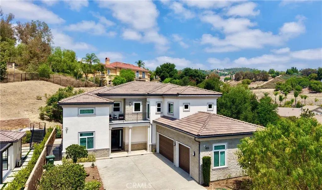 1330 Waterbrook, Walnut