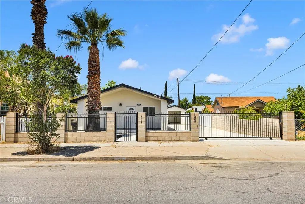 1209 6th St, Redlands