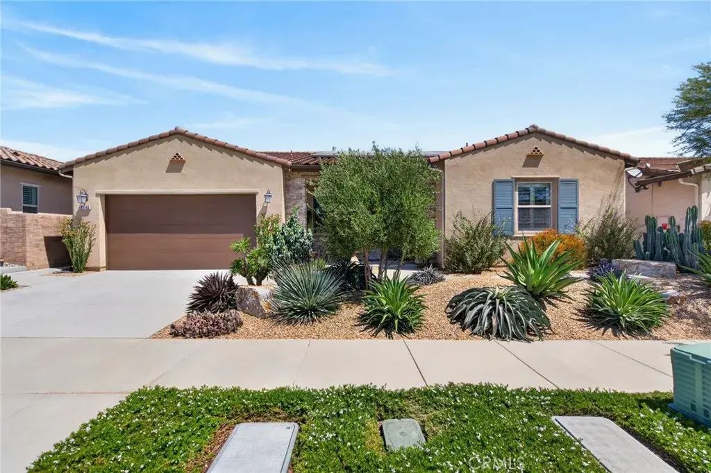 11748 Ambling Way, Corona