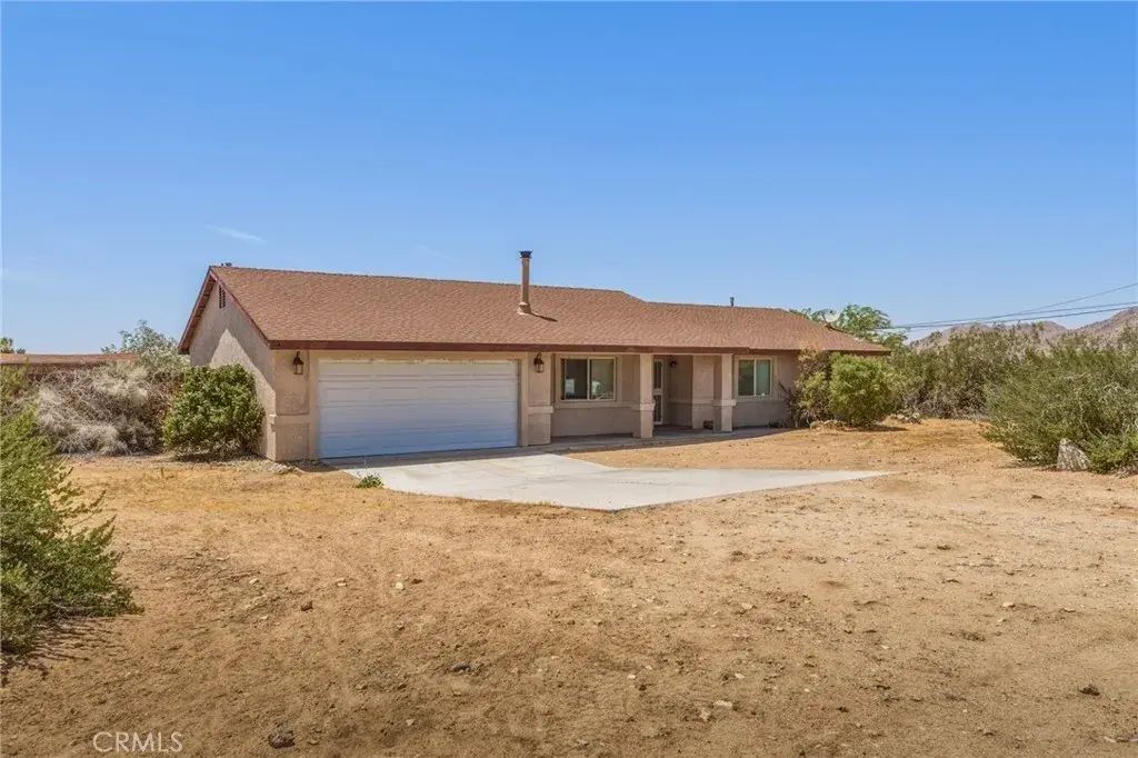 15072 Desert Star Road, Apple Valley