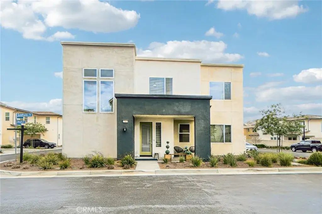27003 Goldfields Court, Valencia