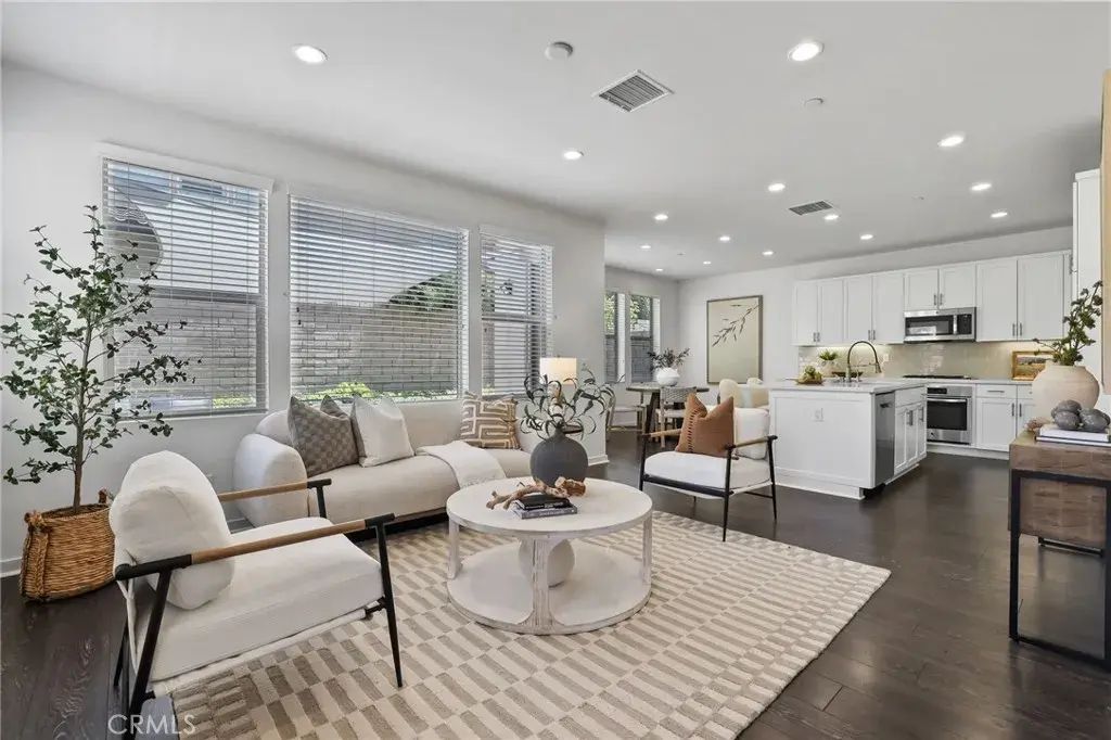 31 Fuchsia, Lake Forest
