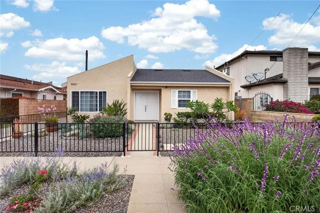 16421 S Manhattan Place, Gardena