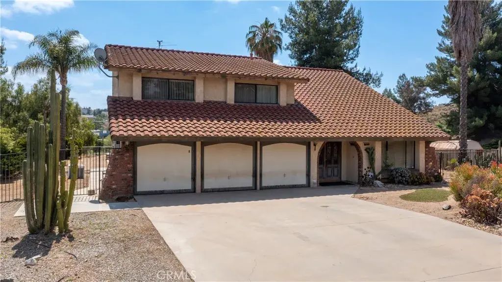 17656 Mockingbird Hill Circle, Riverside