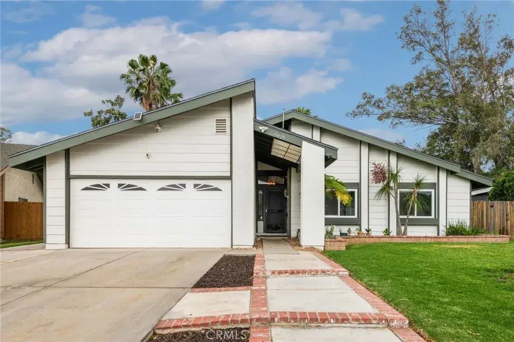 5925 Grinnell Drive, Jurupa Valley