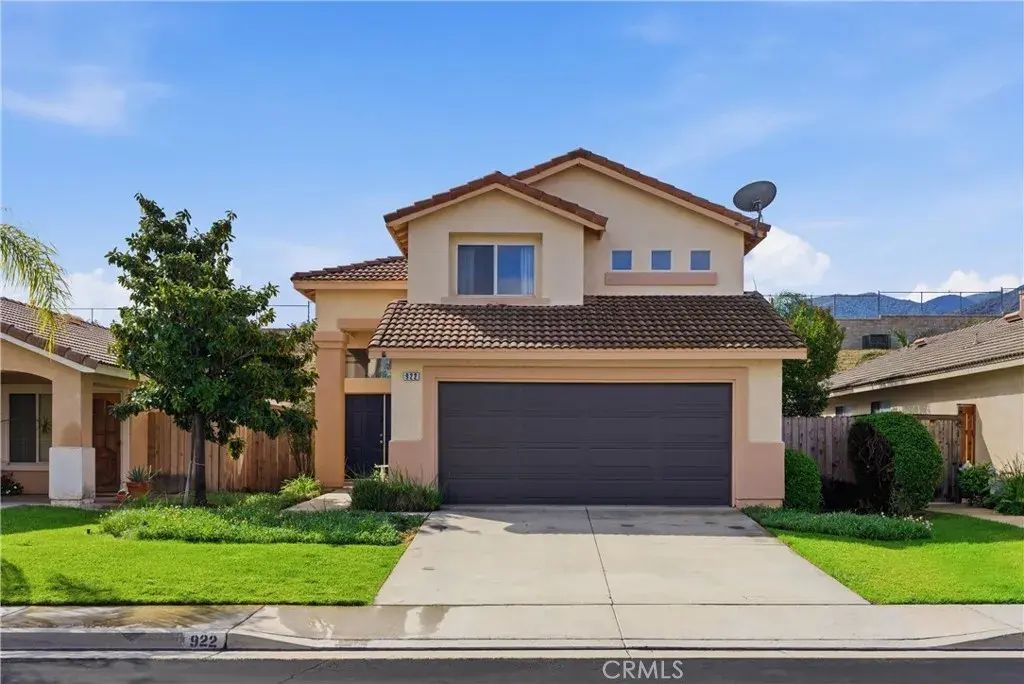 922 Naples, Corona