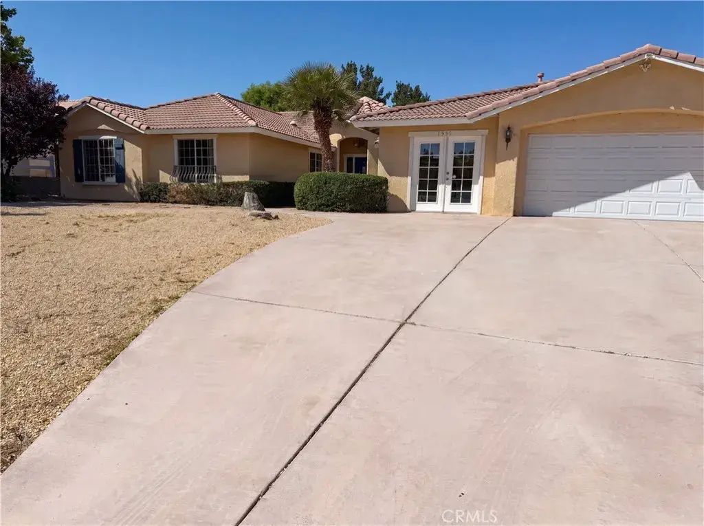 15358 Lookout, Apple Valley