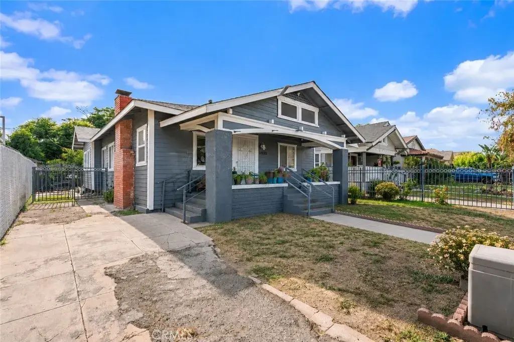 3935 S Harvard Boulevard, Los Angeles