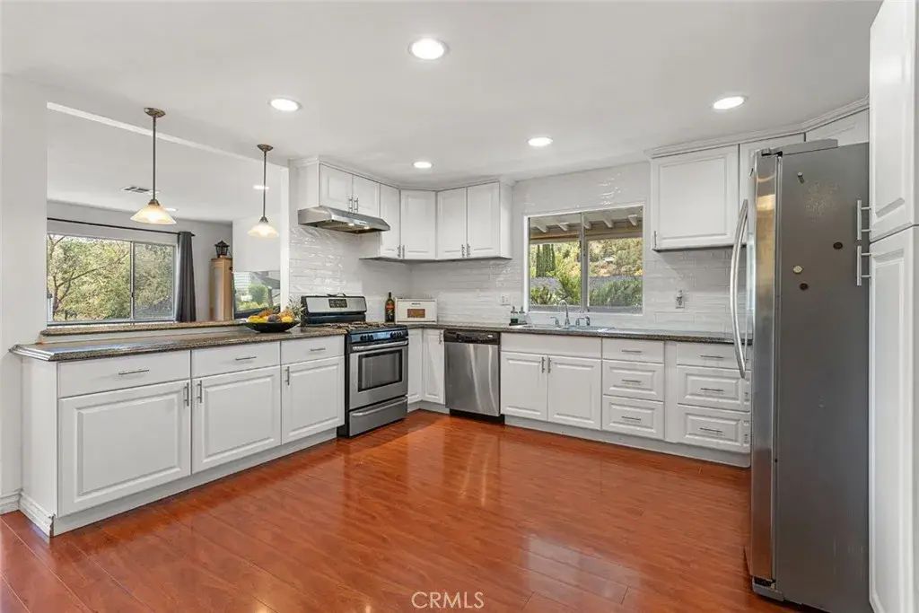 23777 Mulholland Hwy 203, Calabasas