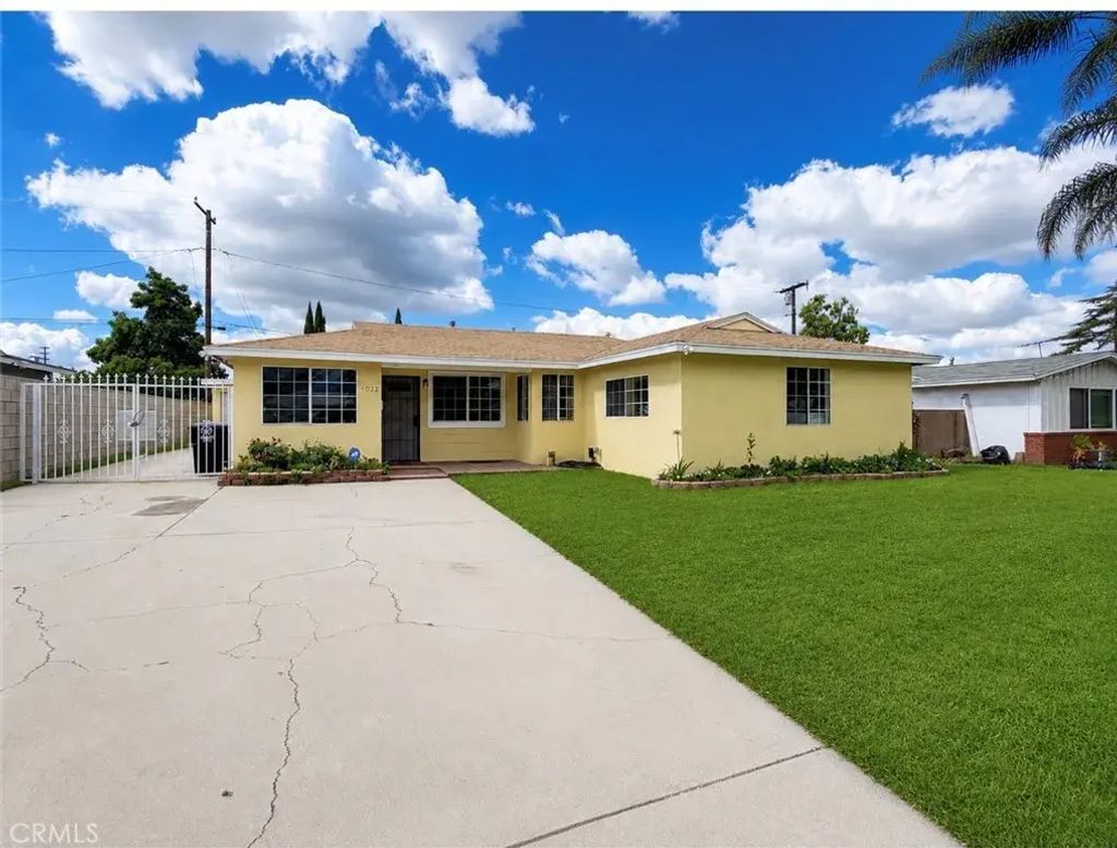 1022 W Grovecenter, West Covina