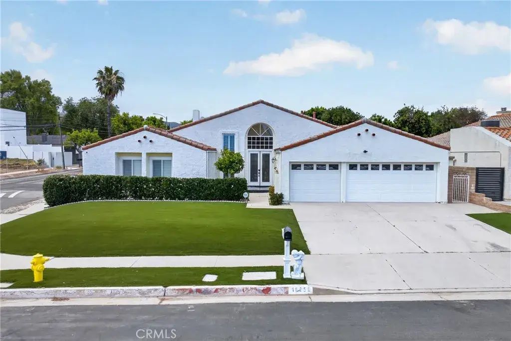 18259 Minnehaha Street, Porter Ranch