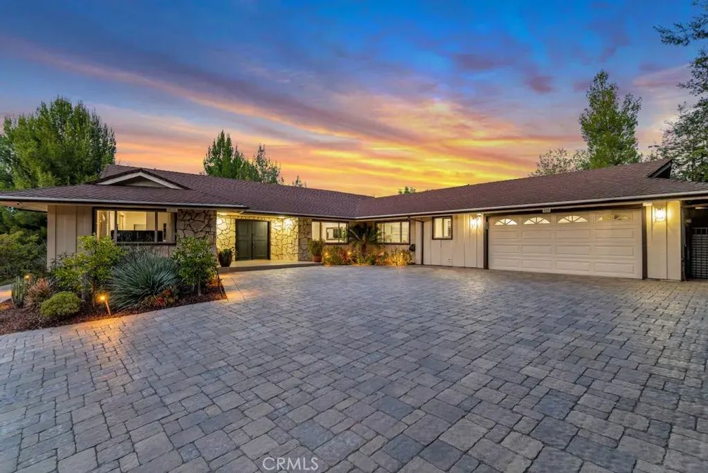 4430 Cezanne, Woodland Hills