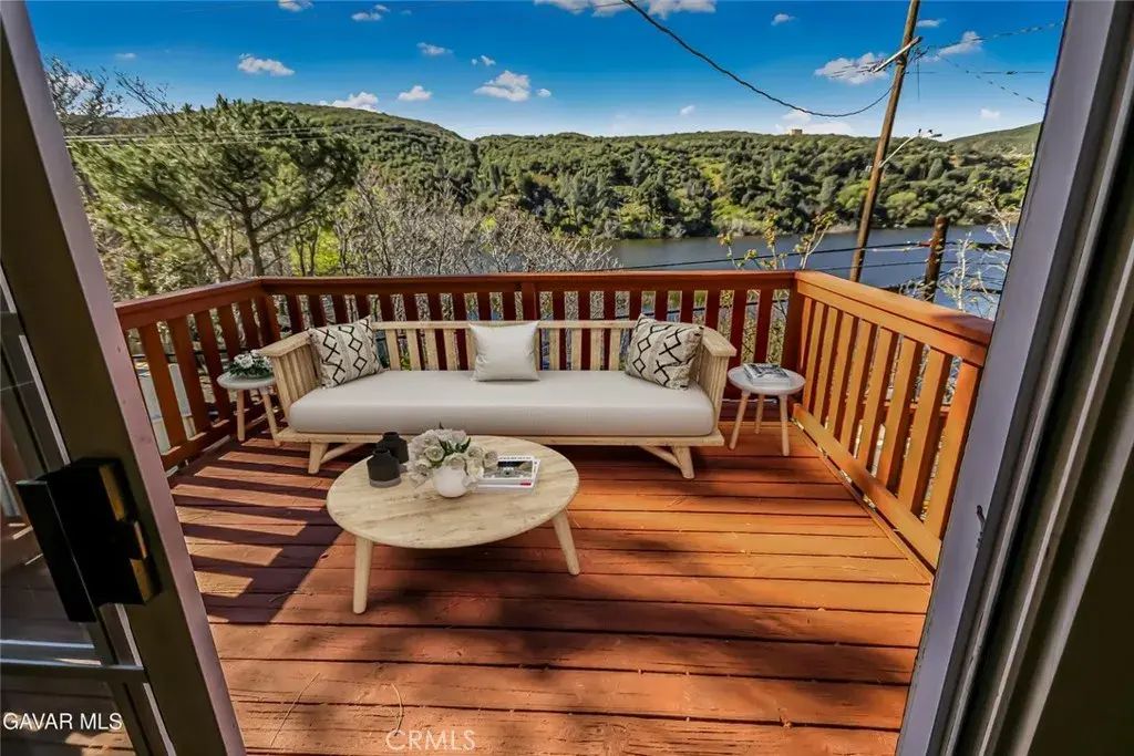 17743 Elizabeth Lake Road, Lake Hughes