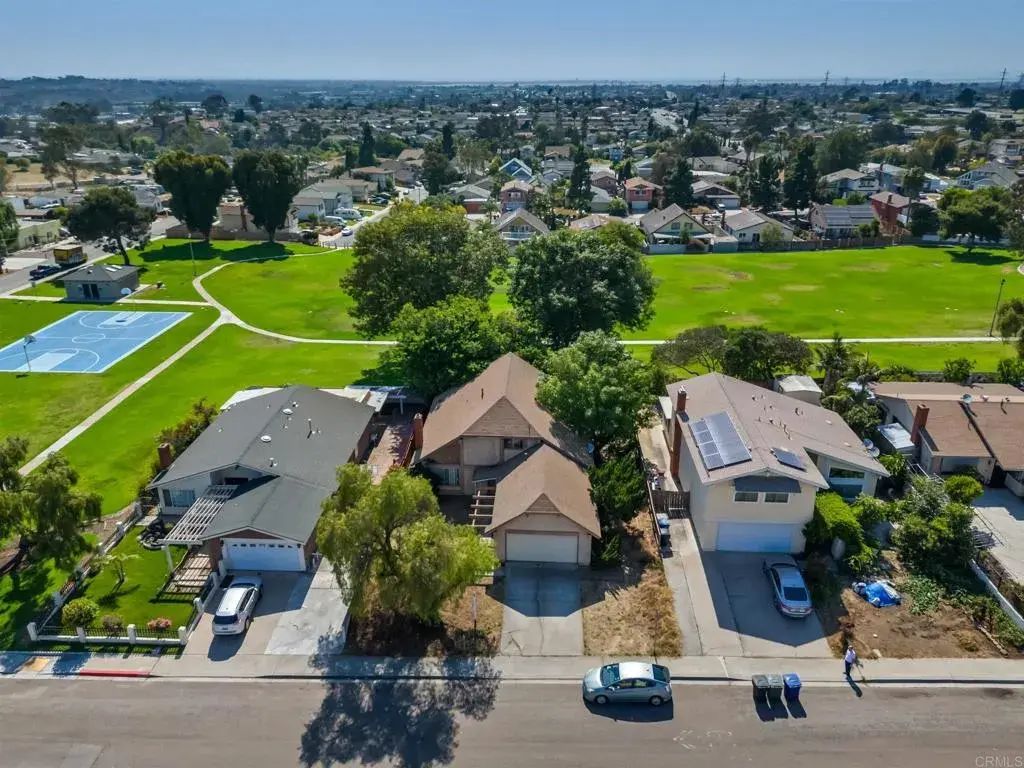 1594 Max, Chula Vista
