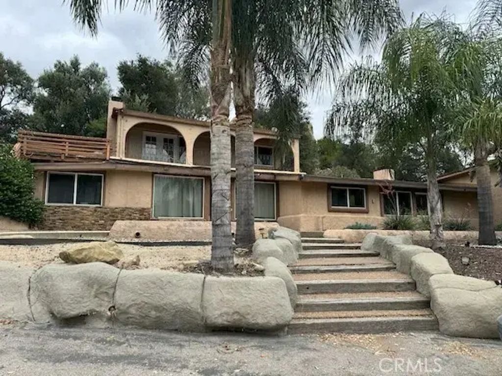 22231 Chatsworth, Chatsworth