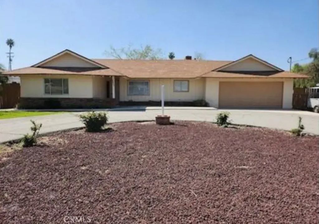 2043 E Oakland, Hemet